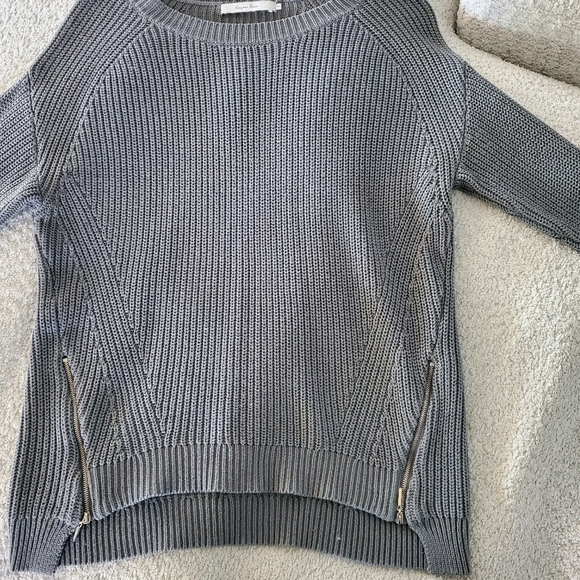 Sweater - Picture 3 of 4